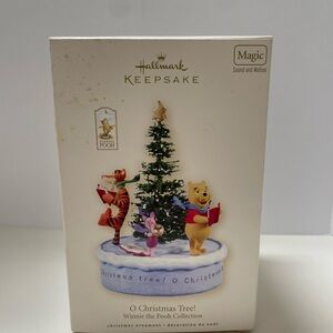 Hallmark Ornament O Christmas Tree, Winnie the Pooh Collection. Sound and motion